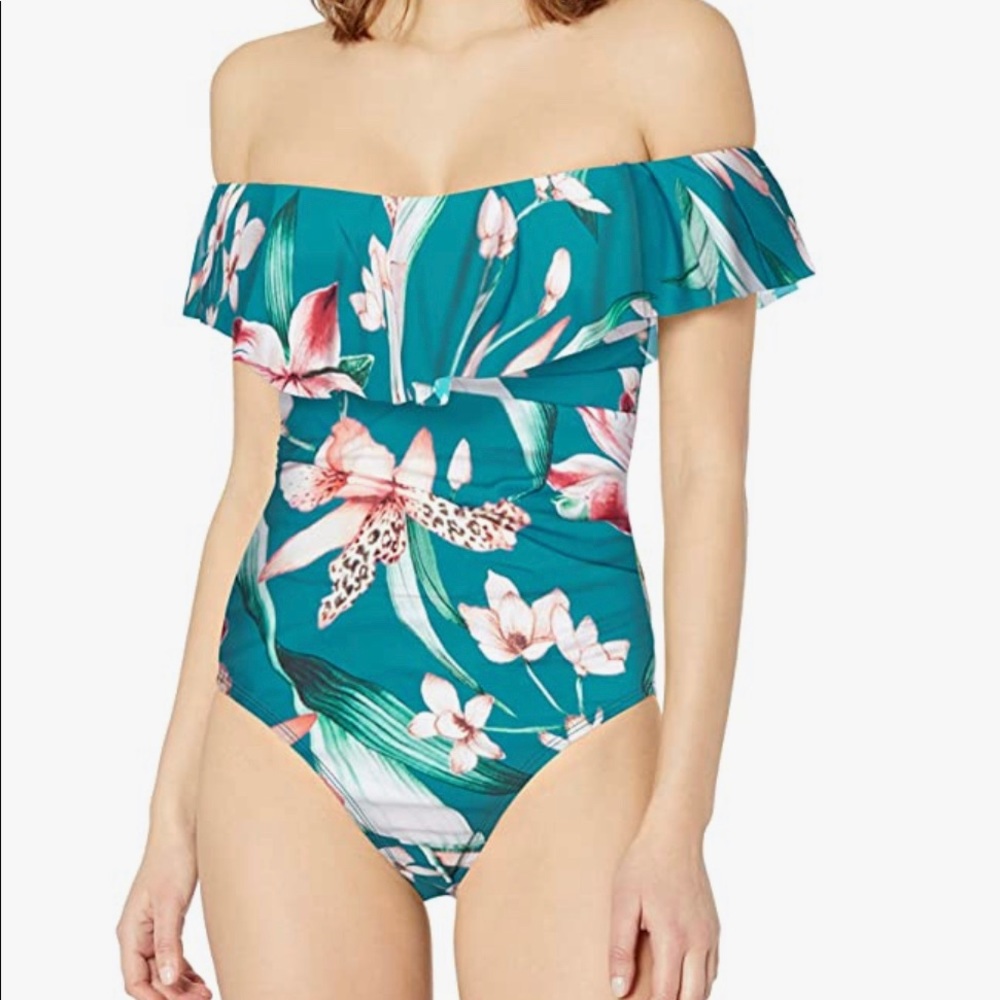 New with tags LA BLANCA swim suit